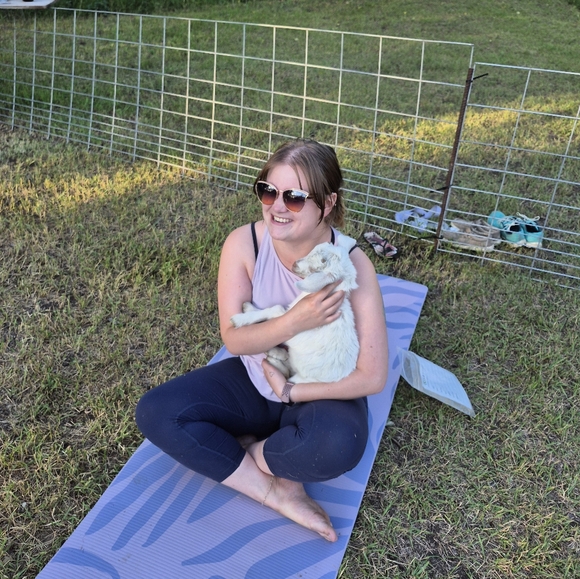 Meet your Posher, Zoé - Picture 1 of 1